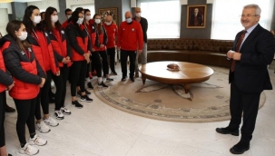 Başkan Erdem'den Nilüfer'in sultanlarına tam destek