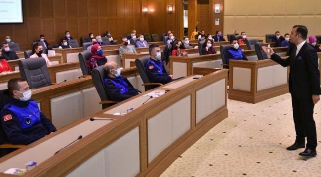 Belediye personeline protokol eğitimi