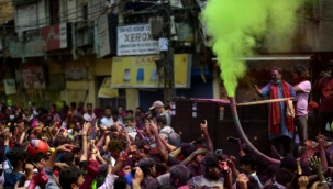 Hindistan'da Holi festivali kanlı bitti: 41 ölü, 38 yaralı