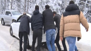 Uludağ’a çıkmak isteyen tedbirsiz vatandaşlar yolda kaldı