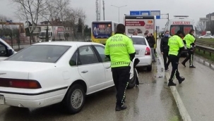 Zincirleme kazada trafik kilitlendi