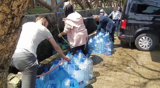 17 günlük kısıtlama öncesi kaynak suyuna akın var