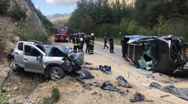 Adana'da feci kaza: 3 ölü, 3 yaralı