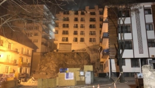 Ankara'da Açelya apartmanının çatısı çöktü, yıkım çalışmaları sabaha kaldı