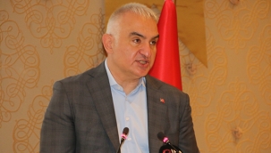 Bakan Ersoy 'Mayıs sonuna kadar tüm turizm çalışanları aşılanacak'