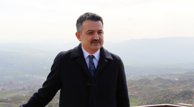 Bakan Pakdemirli uçakta yaşananları anlattı