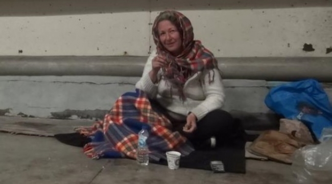 Bursa'da dram...Semt pazarlarında yatıp kalkıyor