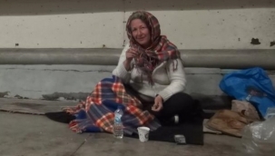 Bursa'da dram...Semt pazarlarında yatıp kalkıyor