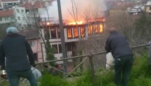 Bursa'da tarihi konaklar bir bir yanıyor