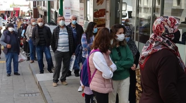 Bursa'da yüzlerce metre et kuyruğu
