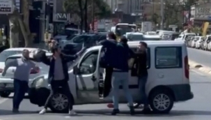 Çekmeköy'de trafik kavgası: Tekmeler, yumruklar havada uçuştu