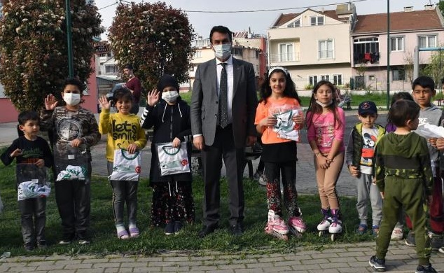 Dündar, Yetim Çocukların Yüzünü Güldürdü