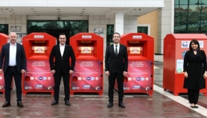 Giysiler çöpe değil kumbaraya atılıyor