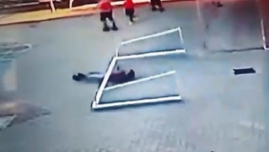 Kale direğinin altında böyle kaldı