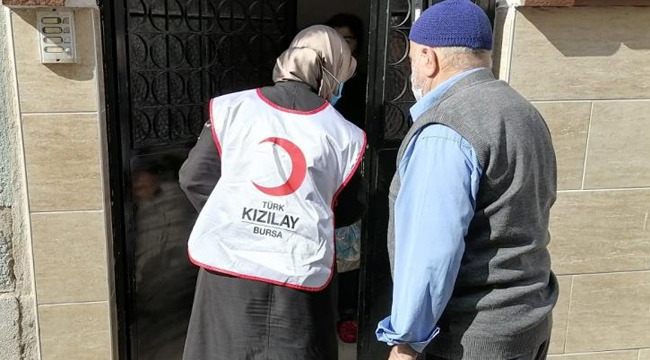 Kızılay Bursa'da 20 bin kişilik iftar yemeği dağıttı