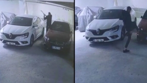 Öfkeli genç, Rus kadının lüks aracını hurdaya çevirip cep telefonuyla da kaydetti