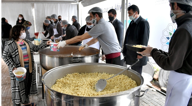 Osmangazi'de her gün 2 bin 500 kişiye iftar yemeği