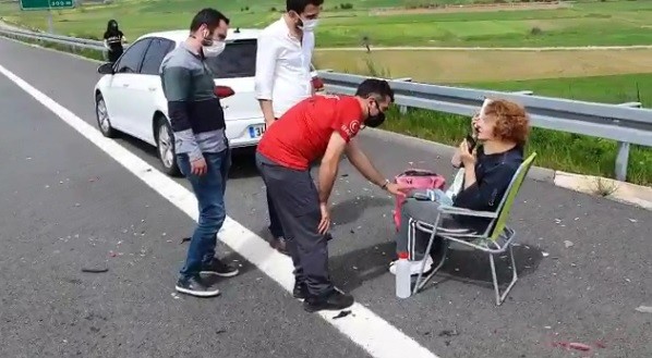 Otobanda kaza yapan kadının imdadına arama kurtarma ekibi yetişti