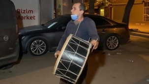 Ramazan davulcusu 30 yetim çocuğu sevindirdi