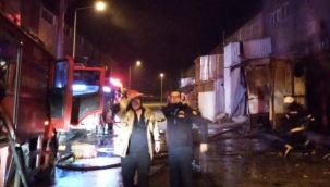 Sahur vakti mobilya fabrikasında yangın
