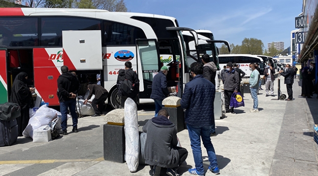Tam kapanma öncesi otogar yoğunluğu