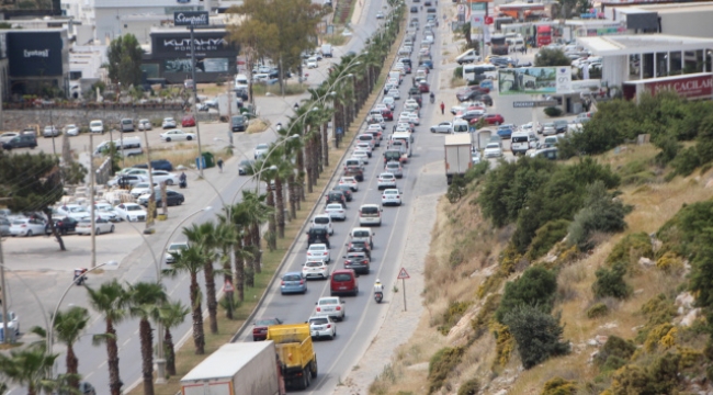 Tam kapanma öncesi tatilciler Bodrum'a akın ediyor