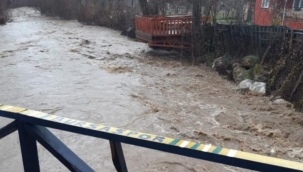 Uludağ'dan gelen dereler taştı...Bursa'da sel alarmı
