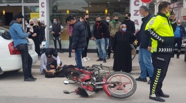Yaralanan annesinin başından ayrılmadı