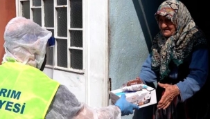 Yıldırım’da kapı kapı sıcak yemek dağıtımı