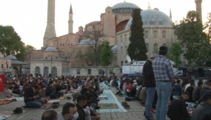 Ayasofya Camii'nde 87 yıl sonra ilk Bayram namazı
