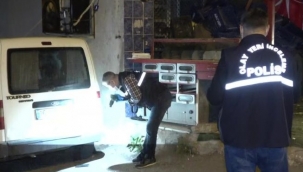 Eşini mesaj atarak taciz eden kişiyi 10 yerinden bıçakladı