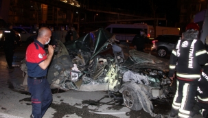 Hurda yığınına dönen otomobilde can pazarı