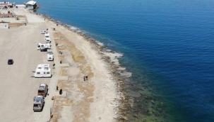 Milyonluk manzaralı evlerde bedava oturuyorlar