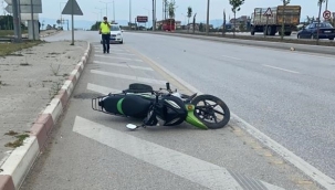 Motosiklet devrilerek sürüklendi; anne ve oğlu ağır yaralandı