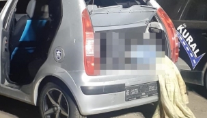 Park halindeki otomobilin bagajında erkek cesedi bulundu