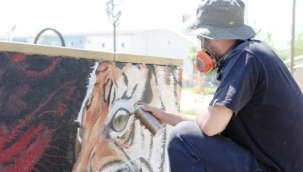 Parklarda grafiti çalışması ilgi çekti