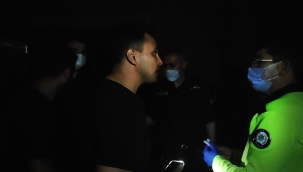 Polisten yabancı boksöre tokat gibi cevap; 'Senin karşında Türkiye Cumhuriyetinin polisi var'