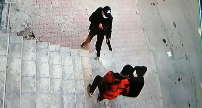 Şehir eşkıyaları yol kesip gasp yaptılar
