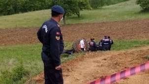 Traktörünün altında kalan çiftçi hayatını kaybetti