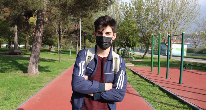 Yaşadığı olaydan etkilendi: Şehirlere yürüyerek gidiyor