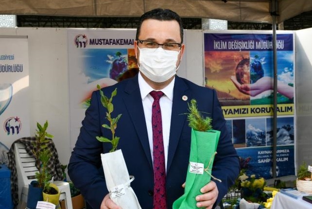 Dünya Çölleşme Gününde fidan dağıtıldı