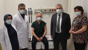 Gürkan ilk doz aşısını vuruldu