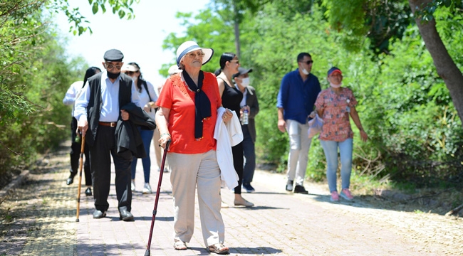 Huzurevi sakinlerinin açık hava keyfi