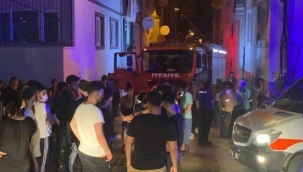 Korkutan yangında mahalleli sokağa döküldü