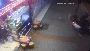 Kuryenin gözü önünde motosikletini çaldı
