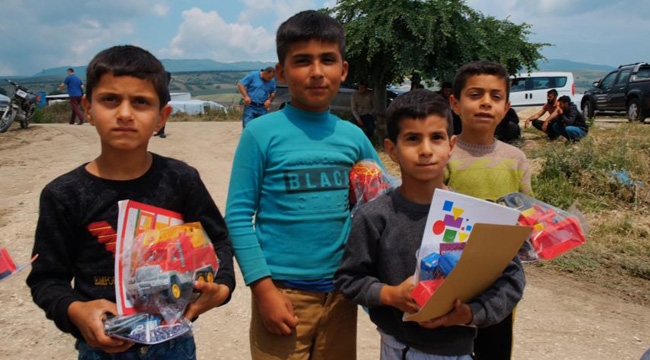 Mevsimlik tarım işçisi çocuklarının kitap sevinci
