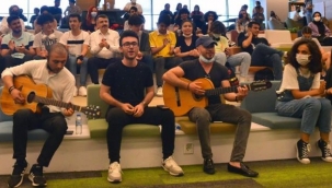 Öğrencilere sürpriz konser