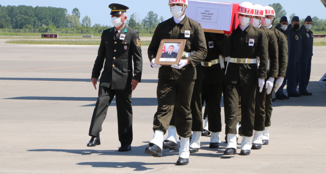 Şehit Samet Şeker'in naaşı Samsun'da