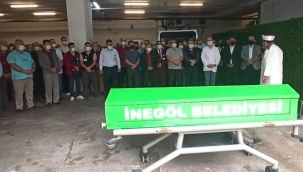 Sevilen sağlık memuruna veda