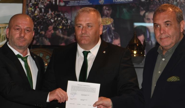 Yeni yönetim mazbata'sını aldı